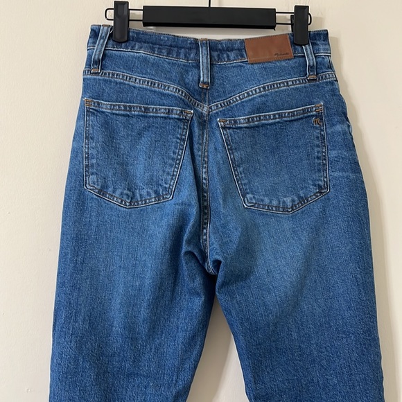 Madewell The High-Rise Slim Boyjean Medium Wash Distressed Hem Size 27 - Picture 8 of 12